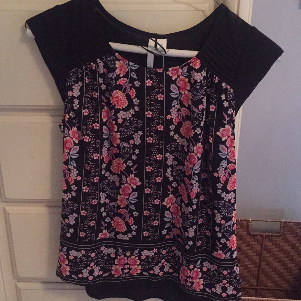 Super cute juniors blouse!!